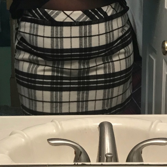 Posh Check Mini Skirt - Picture 5 of 5